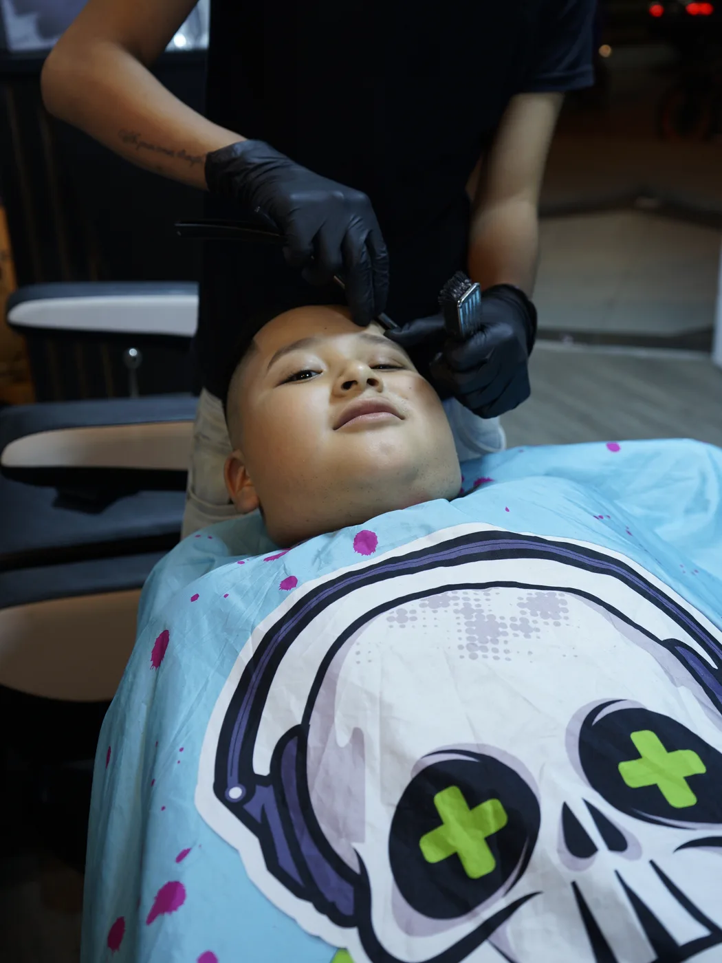 Cuidado facial y tratamiento JR Barbería